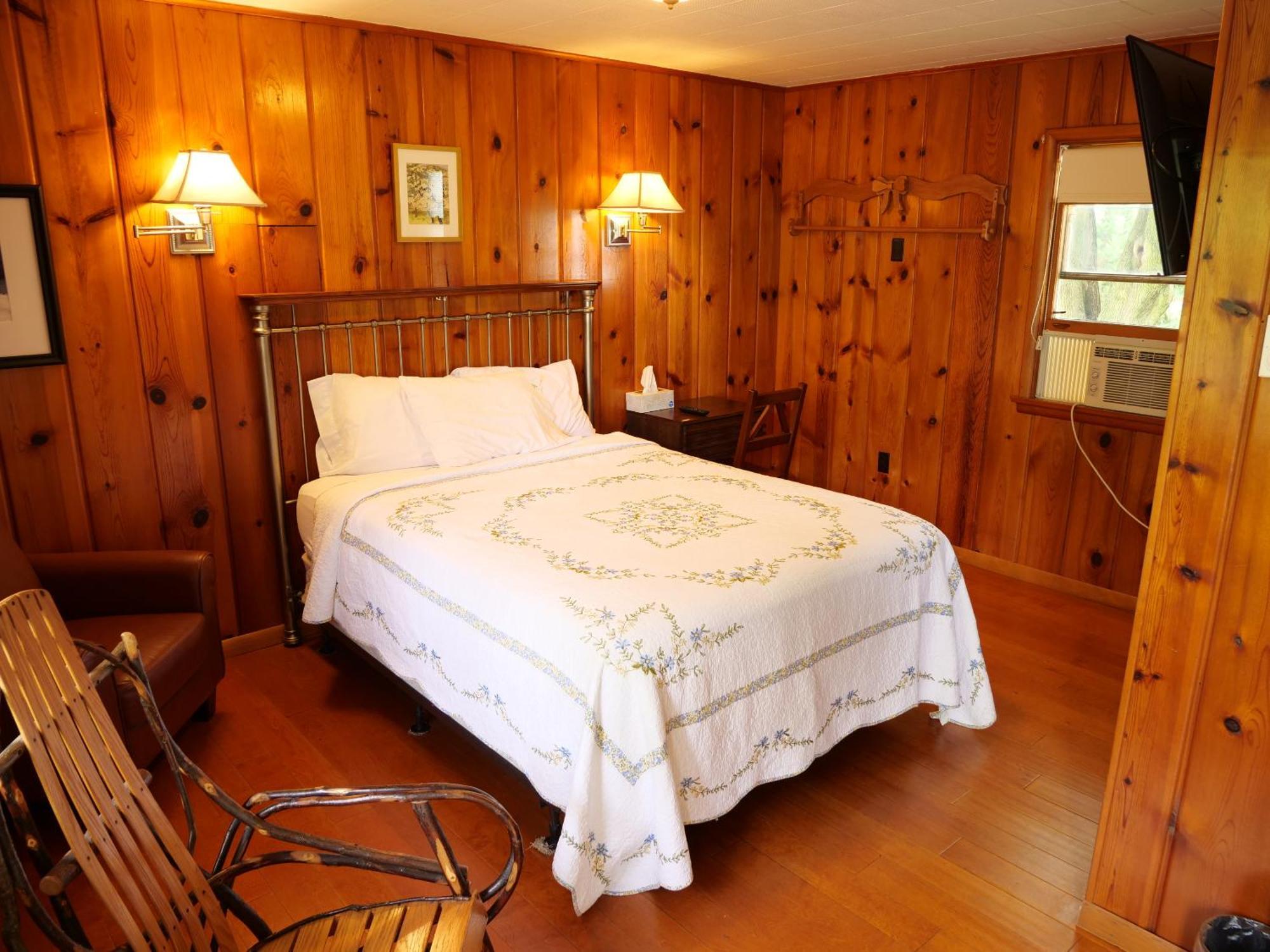 Ludington Blue Spruce Inn Quarto foto